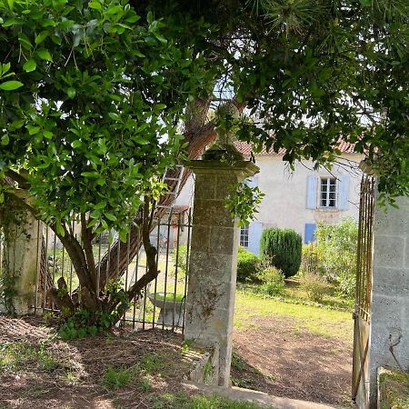 Le Loriot Bed & Breakfast Champagne-et-Fontaine Bagian luar foto
